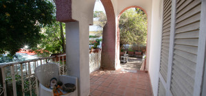 Golfo Aranci: Large villa to renovate between two beaches