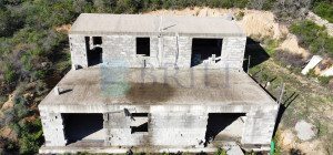 Villa al rustico con un ettaro vicino ad Olbia