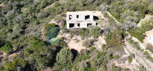 Villa al rustico con un ettaro vicino ad Olbia
