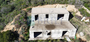 Villa al rustico con un ettaro vicino ad Olbia