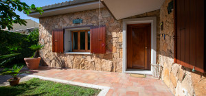 Villa Indipendente a Olbia: Un\'oasi di tranquillità e spazio