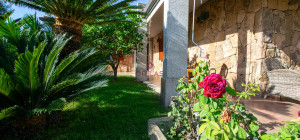 Villa Indipendente a Olbia: Un\'oasi di tranquillità e spazio