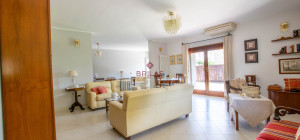 Villa Indipendente a Olbia: Un\'oasi di tranquillità e spazio