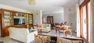 Villa Indipendente a Olbia: Un\'oasi di tranquillità e spazio