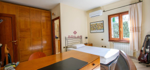 Villa Indipendente a Olbia: Un\'oasi di tranquillità e spazio