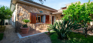 Villa Indipendente a Olbia: Un\'oasi di tranquillità e spazio
