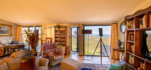 Villa with swimming pool with seaview in Suiles