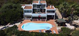 Villa with swimming pool with seaview in Suiles