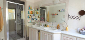 Villa with swimming pool with seaview in Suiles