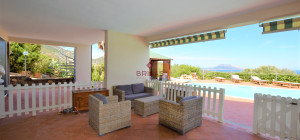 Villa with swimming pool with seaview in Suiles