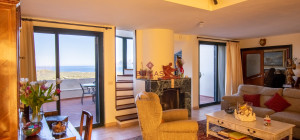 Villa with swimming pool with seaview in Suiles