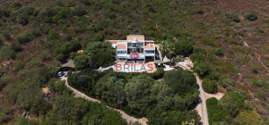 Villa with swimming pool with seaview in Suiles