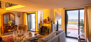 Villa with swimming pool with seaview in Suiles