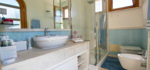 Elegante villa con piscina a Is Molas