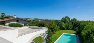 Elegante villa con piscina a Is Molas