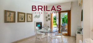 Elegante villa con piscina a Is Molas