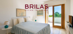 Elegante villa con piscina a Is Molas