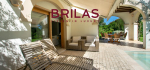 Elegante villa con piscina a Is Molas