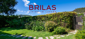 Elegante villa con piscina a Is Molas