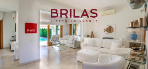 Elegante villa con piscina a Is Molas