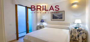 Elegante villa con piscina a Is Molas