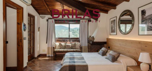 Villa rustica con vigna e uliveto