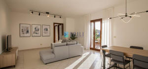 Olbia, Bright Two-Bedroom Apartment with 35 sqm Veranda
