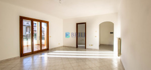 Olbia, Bright Two-Bedroom Apartment with 35 sqm Veranda