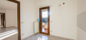 Olbia, Bright Two-Bedroom Apartment with 35 sqm Veranda