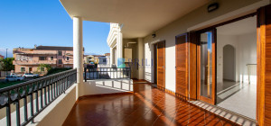 Olbia, Bright Two-Bedroom Apartment with 35 sqm Veranda