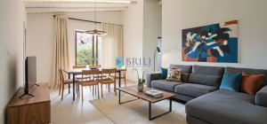 Renovated apartment 200 meters from the sea with a large private garden