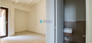 Renovated apartment 200 meters from the sea with a large private garden