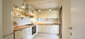 Renovated apartment 200 meters from the sea with a large private garden