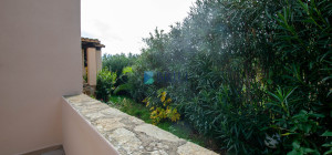 Renovated apartment 200 meters from the sea with a large private garden