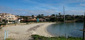 Renovated apartment 200 meters from the sea with a large private garden