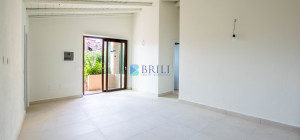 Renovated apartment 200 meters from the sea with a large private garden