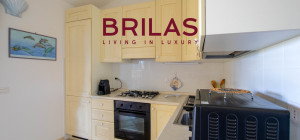 Villa con vista mare, giardino privato e verande coperte