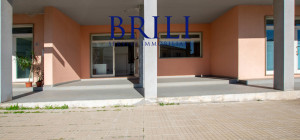 Commercial premises in a central and well-served area