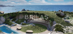 Villa di lusso fronte spiaggia con piscina e terrazze panoramiche