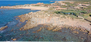 Villa di lusso fronte spiaggia con piscina e terrazze panoramiche