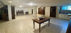 Tenuta di 16 ettari con villa, uliveto e vista mare