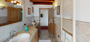 Tenuta Monte Pino – Prestigious estate with vineyard and sea views