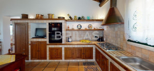 Tenuta Monte Pino – Prestigious estate with vineyard and sea views