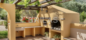 Tenuta Monte Pino – Prestigious estate with vineyard and sea views