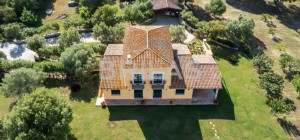 Tenuta Monte Pino – Prestigious estate with vineyard and sea views