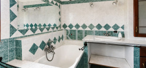 Villa bifamiliare con giardino