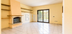 Villa bifamiliare con giardino