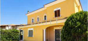 Villa bifamiliare con giardino