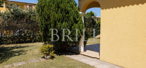 Villa bifamiliare con giardino