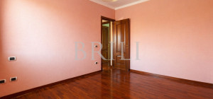 Villa bifamiliare con giardino
